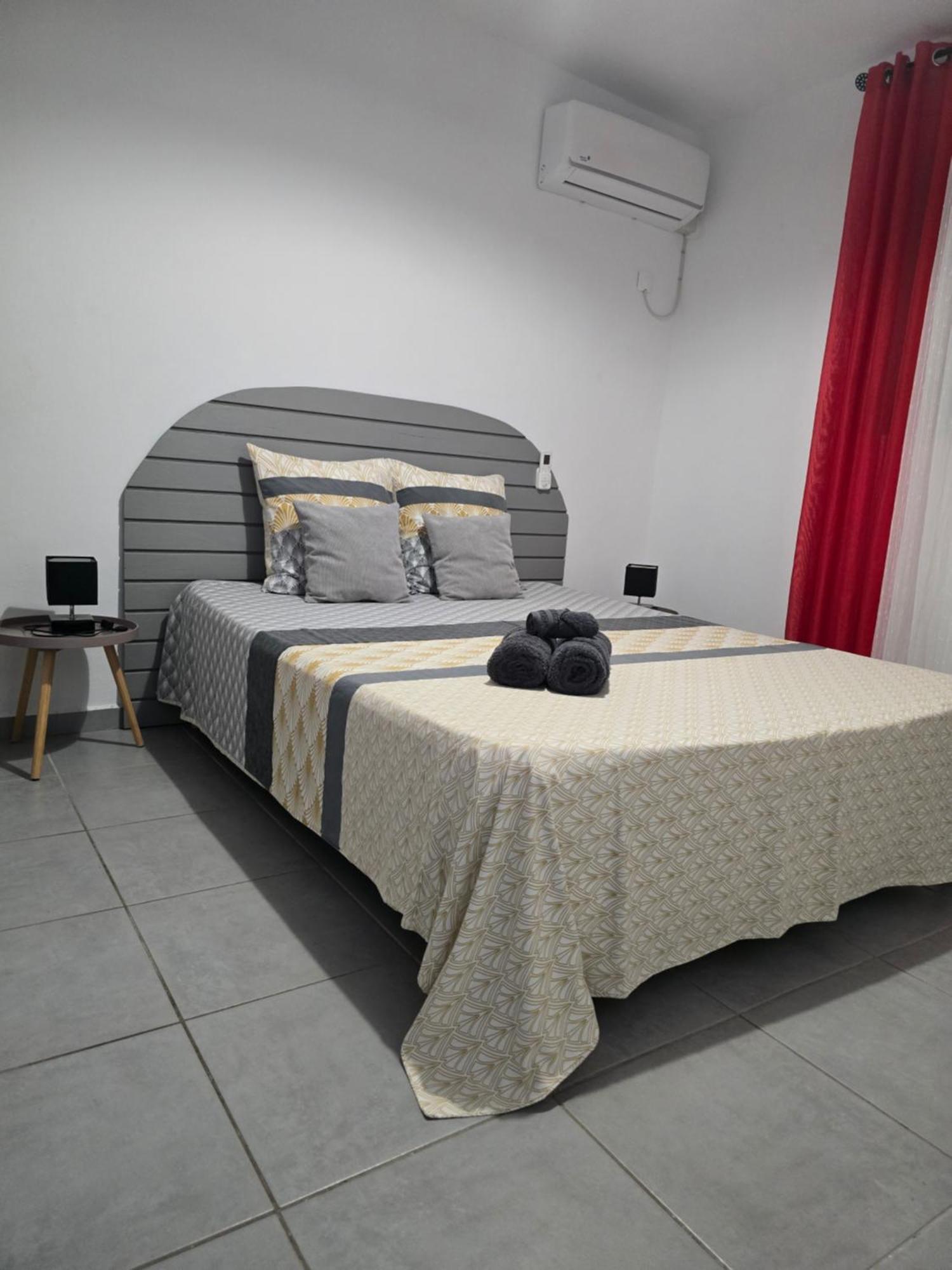Maison Laurencia - Appartement De L'Etage 상트 안느 외부 사진