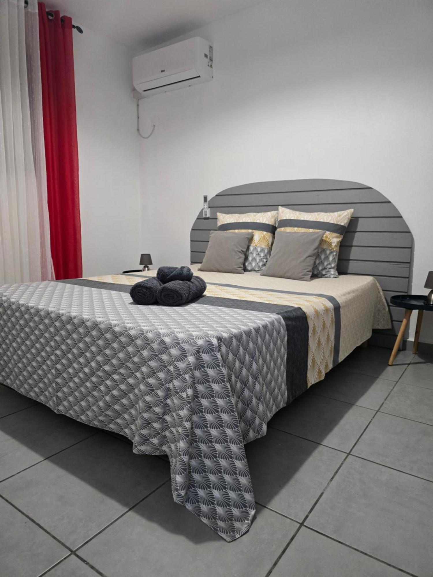 Maison Laurencia - Appartement De L'Etage 상트 안느 외부 사진