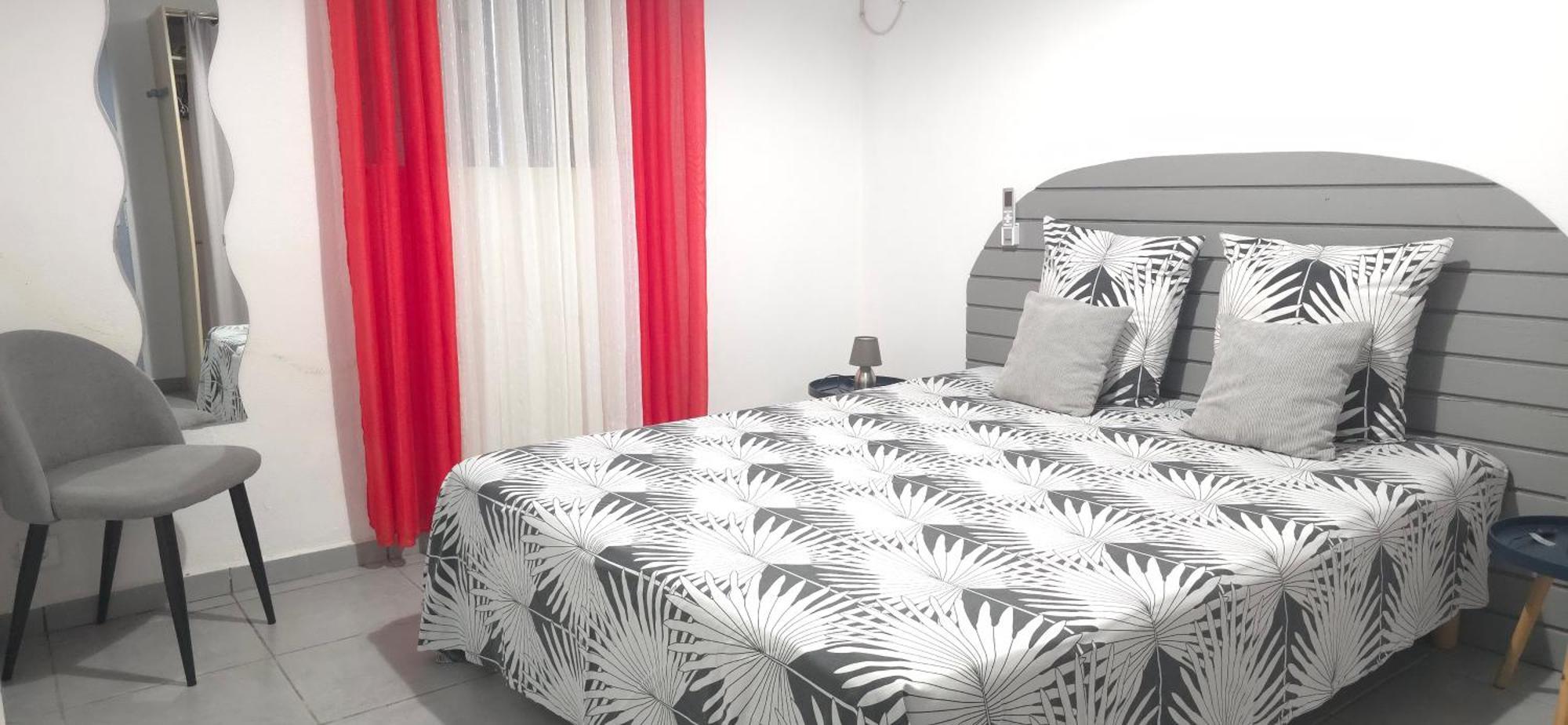 Maison Laurencia - Appartement De L'Etage 상트 안느 외부 사진